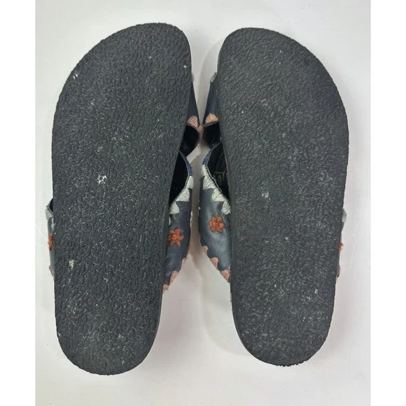 Free People Wildflowers Embroidered Floral Sandals Blue Slides Size 38 US 7.5 - Picture 9 of 11